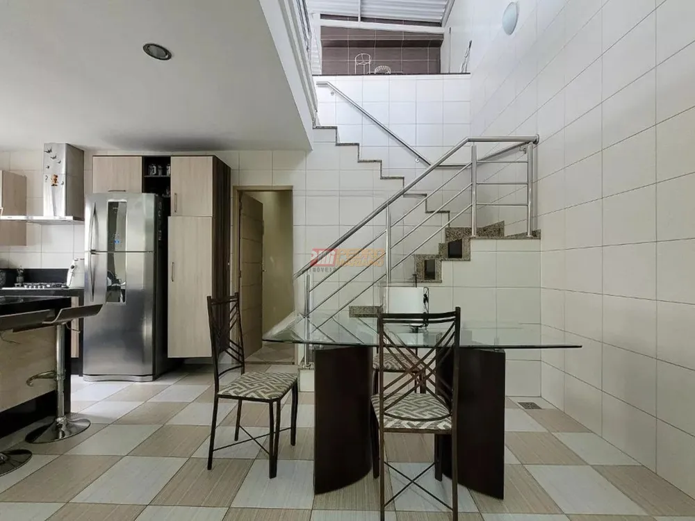 Sobrado, 3 quartos, 470 m² - Foto 2
