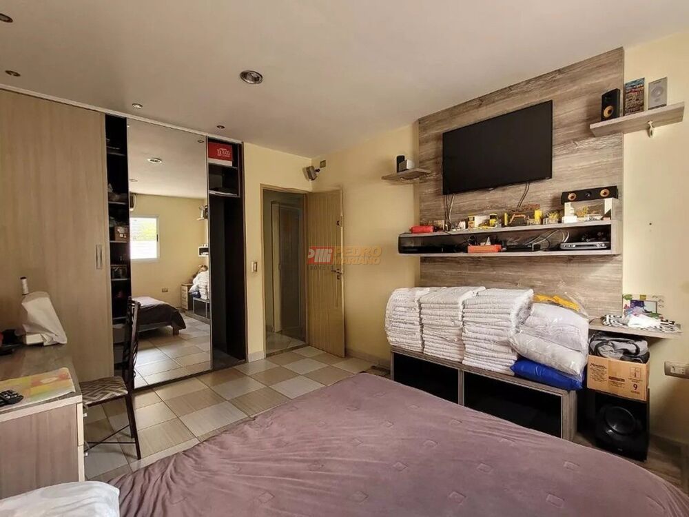 Sobrado à venda com 3 quartos, 470m² - Foto 1