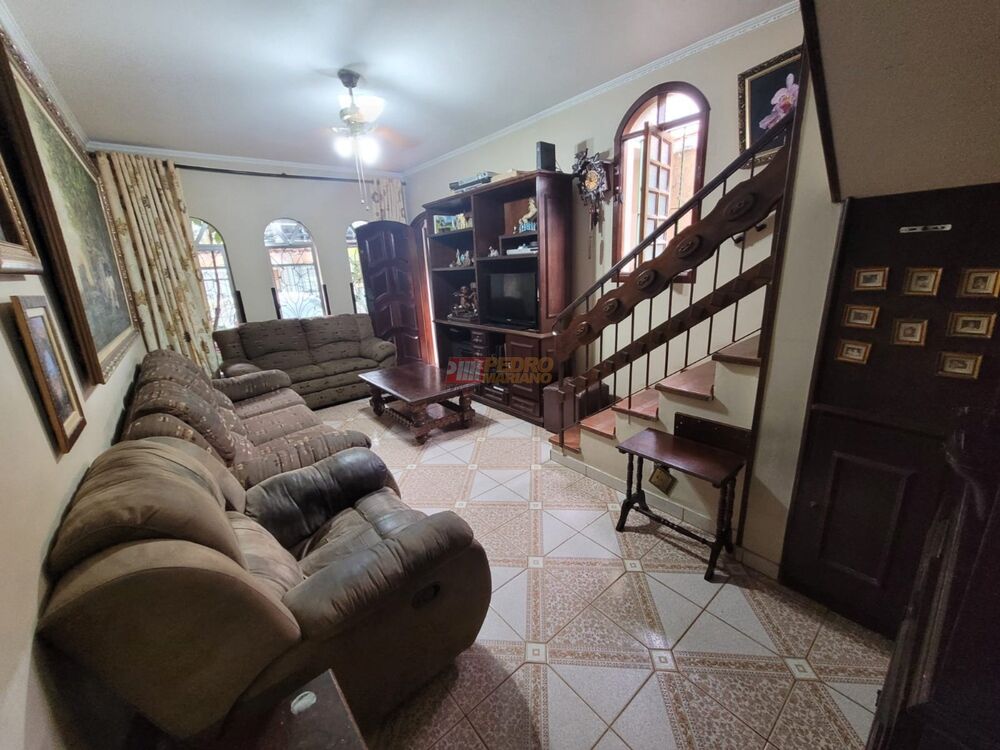 Sobrado, 4 quartos, 221 m² - Foto 1