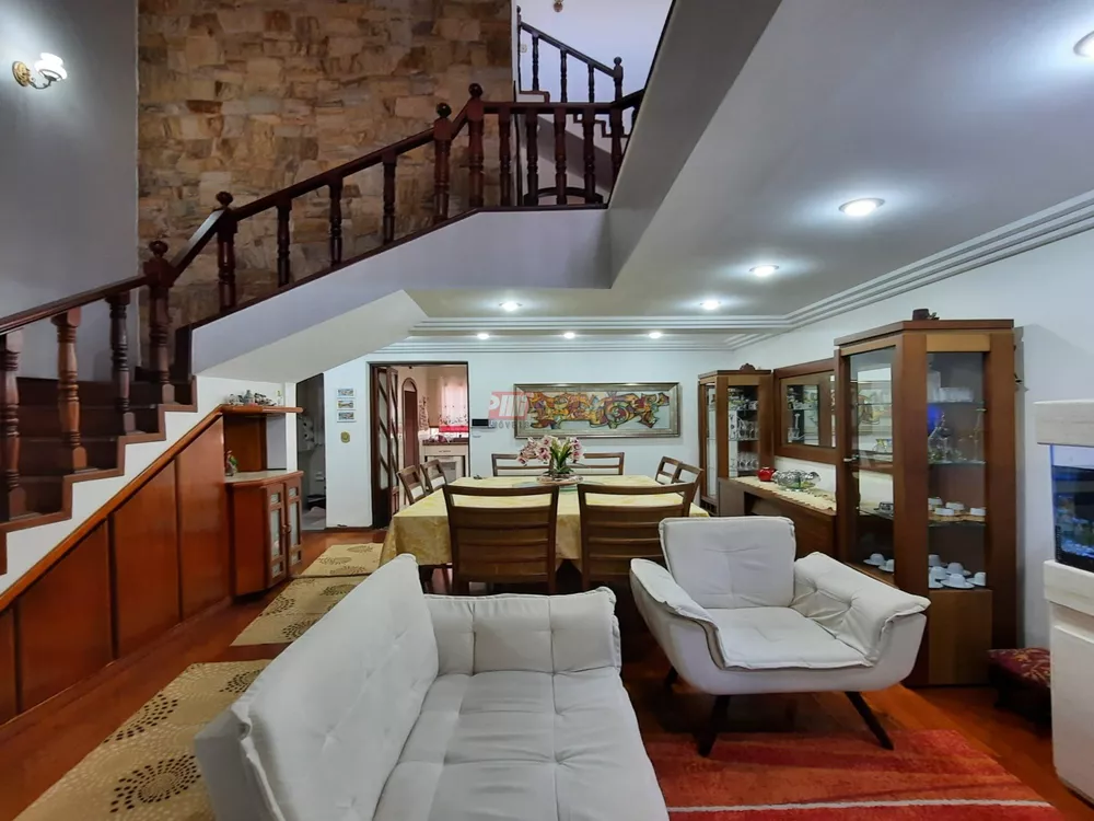 Sobrado, 3 quartos, 242 m² - Foto 3