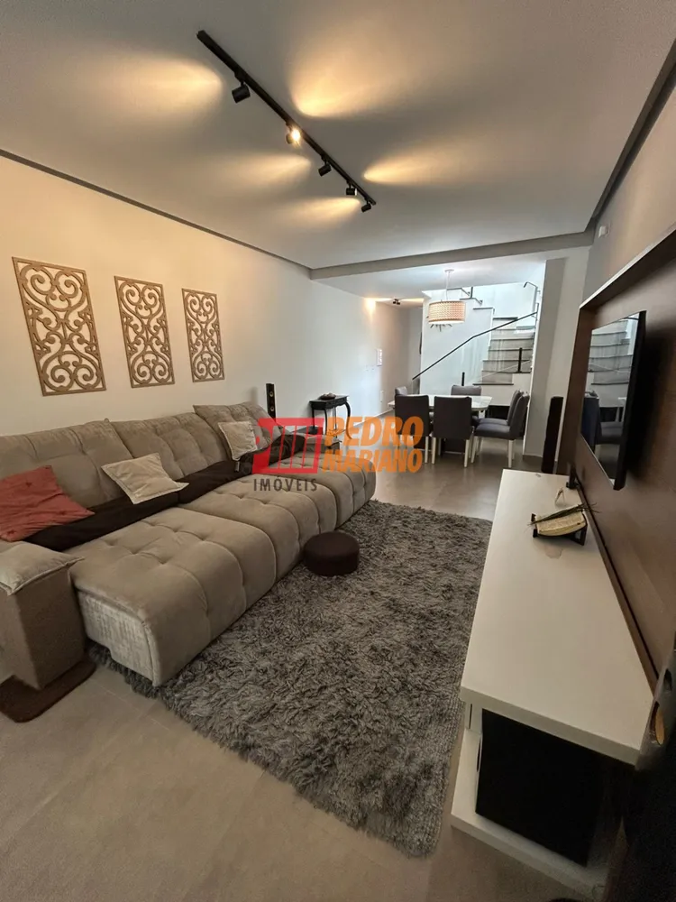 Sobrado, 4 quartos, 235 m² - Foto 1
