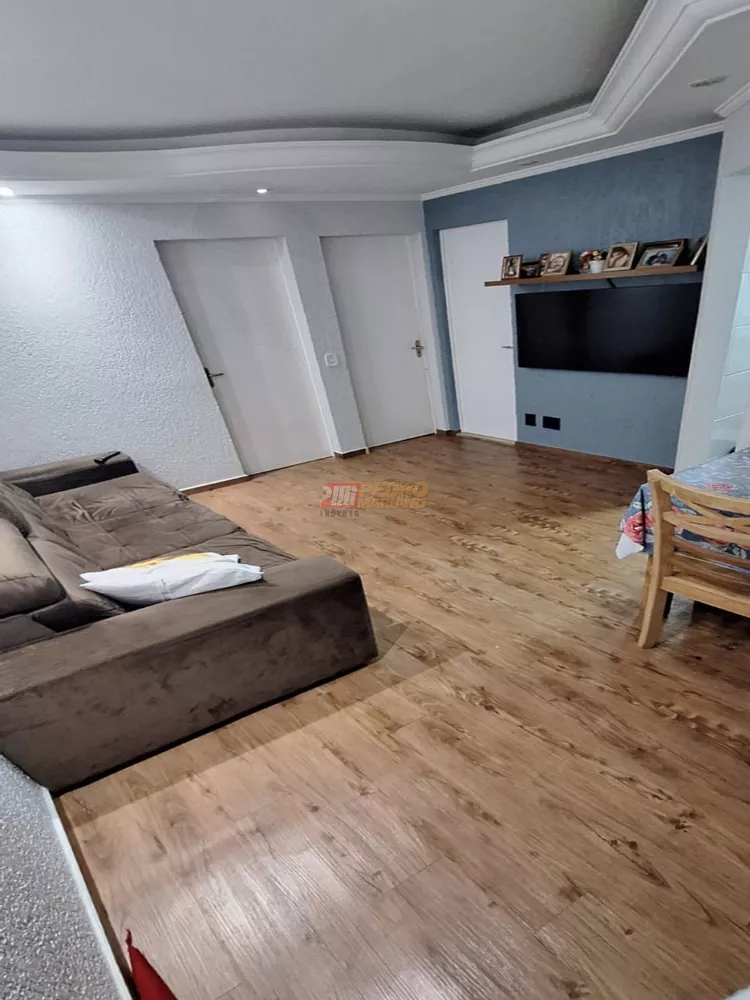 Apartamento à venda com 2 quartos, 42m² - Foto 2