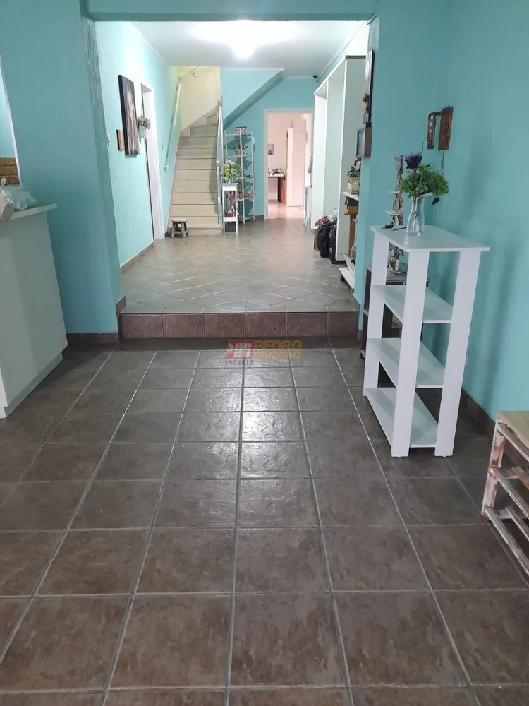 Sobrado, 1 quarto, 210 m² - Foto 1