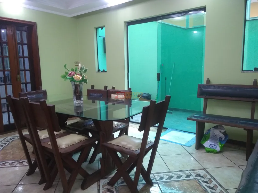 Sobrado, 3 quartos, 330 m² - Foto 1