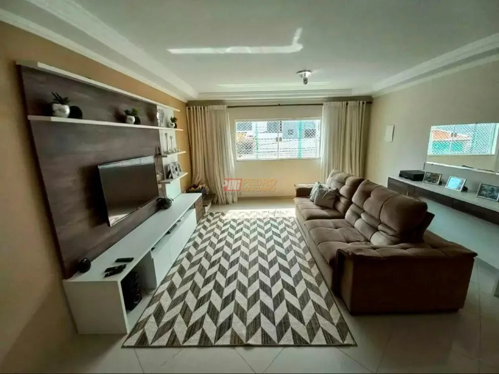 Sobrado, 4 quartos, 190 m² - Foto 1