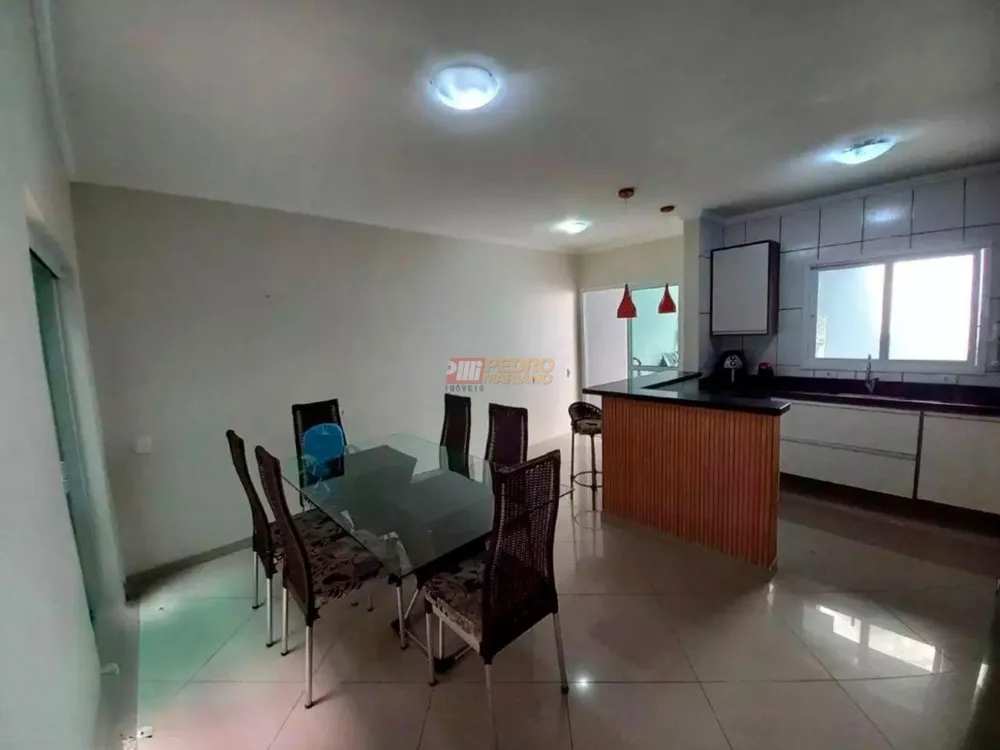 Sobrado, 4 quartos, 190 m² - Foto 2