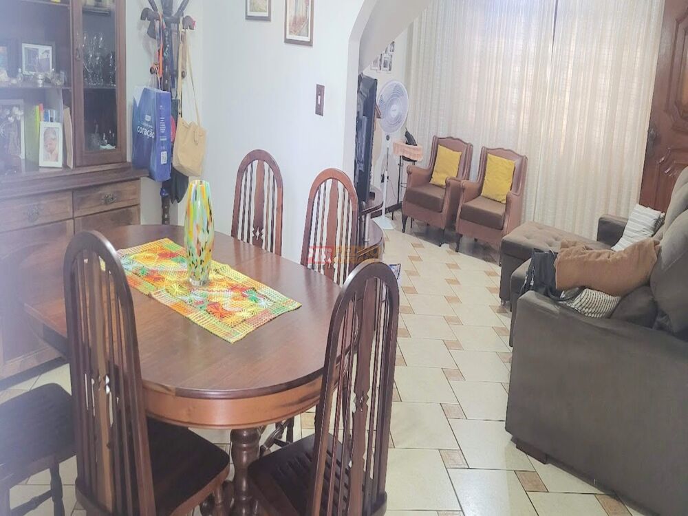 Sobrado à venda com 3 quartos, 240m² - Foto 1