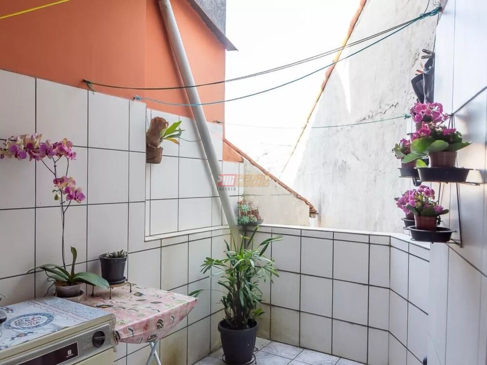 Sobrado à venda com 3 quartos, 243m² - Foto 3