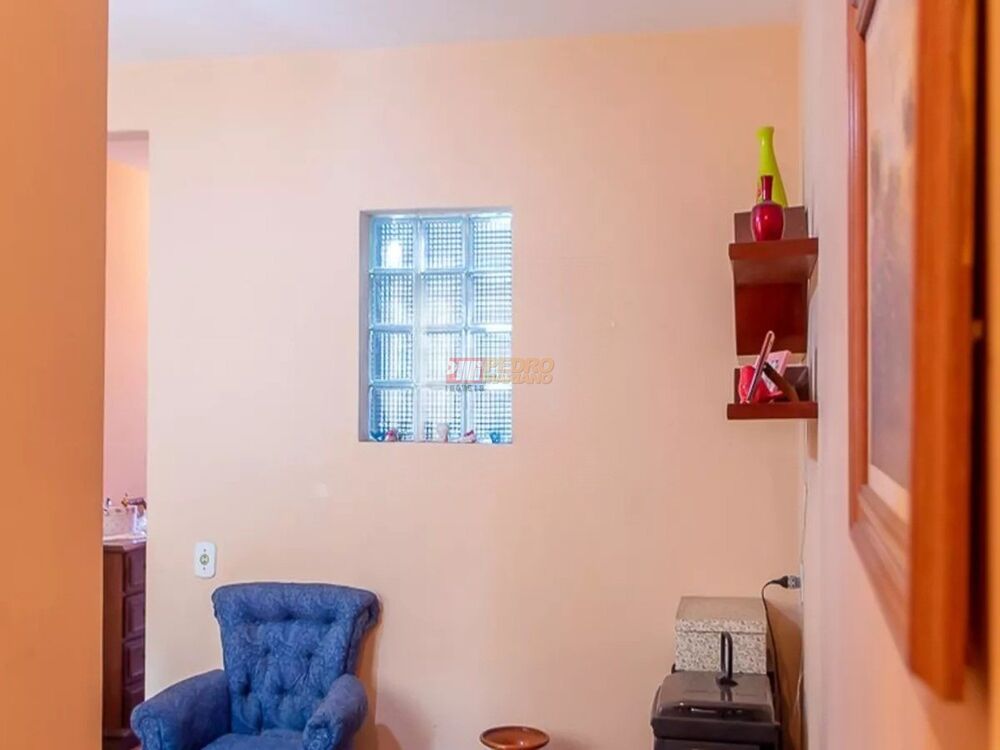 Sobrado à venda com 3 quartos, 243m² - Foto 1