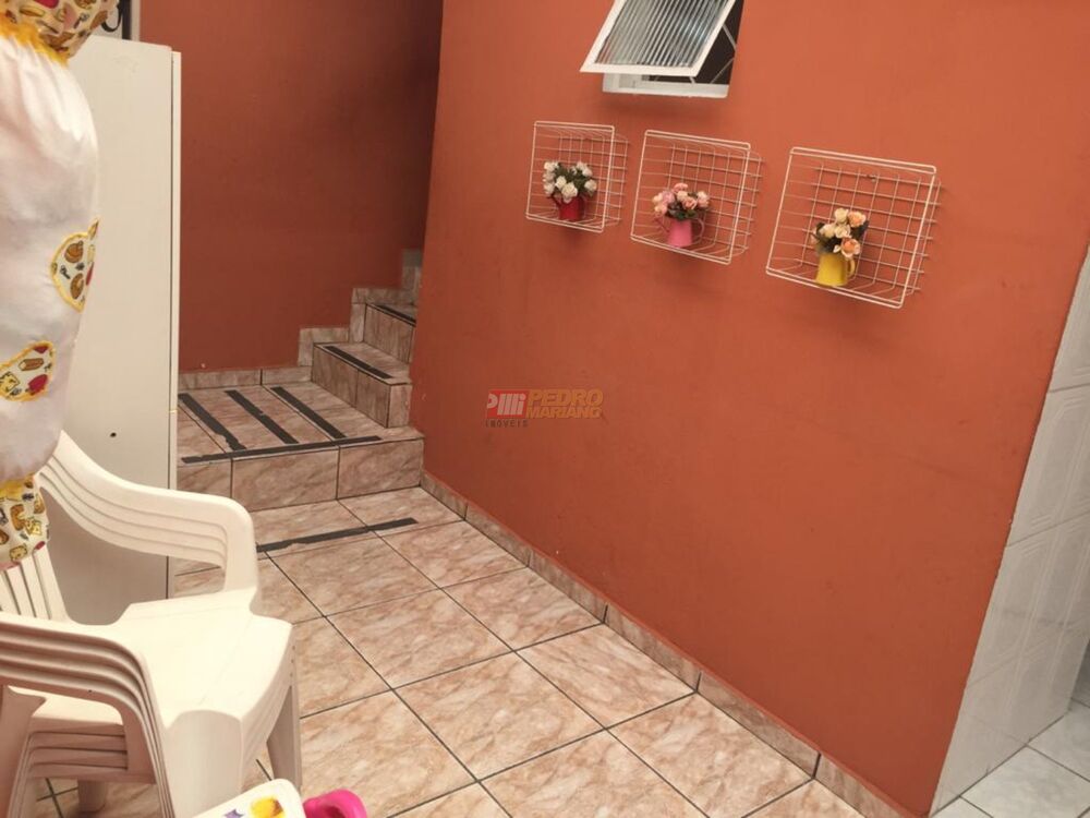 Sobrado à venda com 3 quartos, 198m² - Foto 1