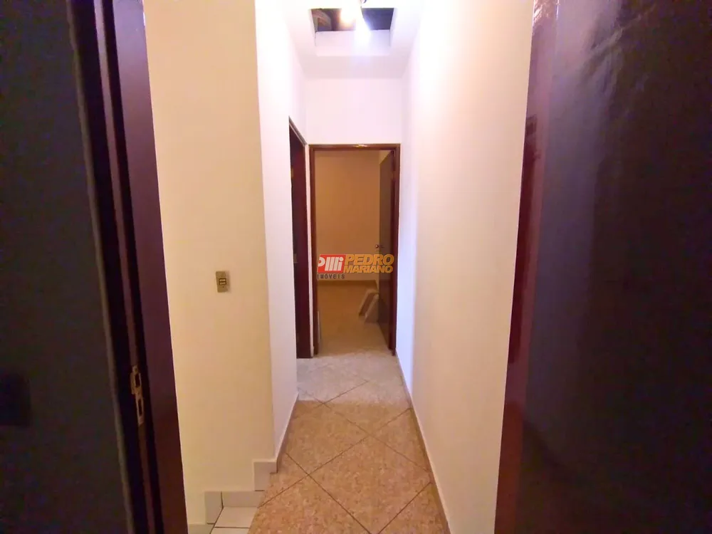 Casa, 5 quartos, 230 m² - Foto 3
