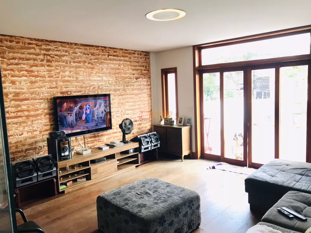 Sobrado, 4 quartos, 620 m² - Foto 1