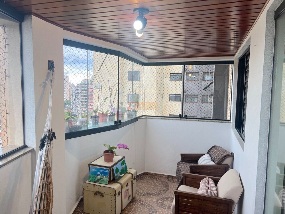 Apartamento à venda com 3 quartos, 133m² - Foto 2