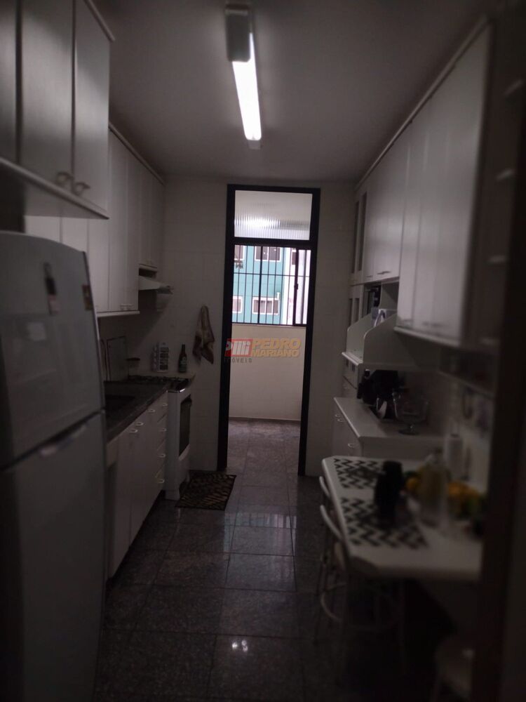 Apartamento à venda com 3 quartos, 94m² - Foto 13