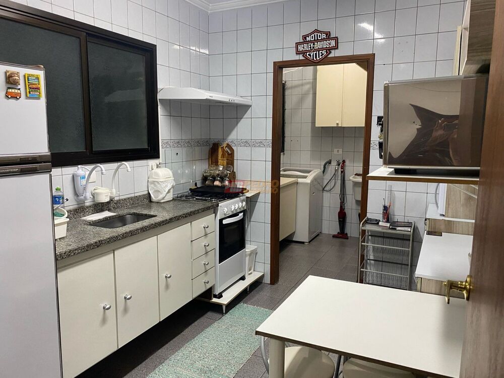 Apartamento à venda com 2 quartos, 64m² - Foto 3