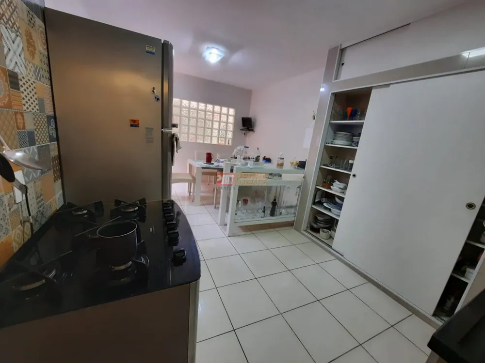 Casa, 3 quartos, 200 m² - Foto 6