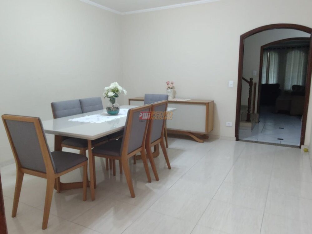Sobrado à venda com 3 quartos, 245m² - Foto 1