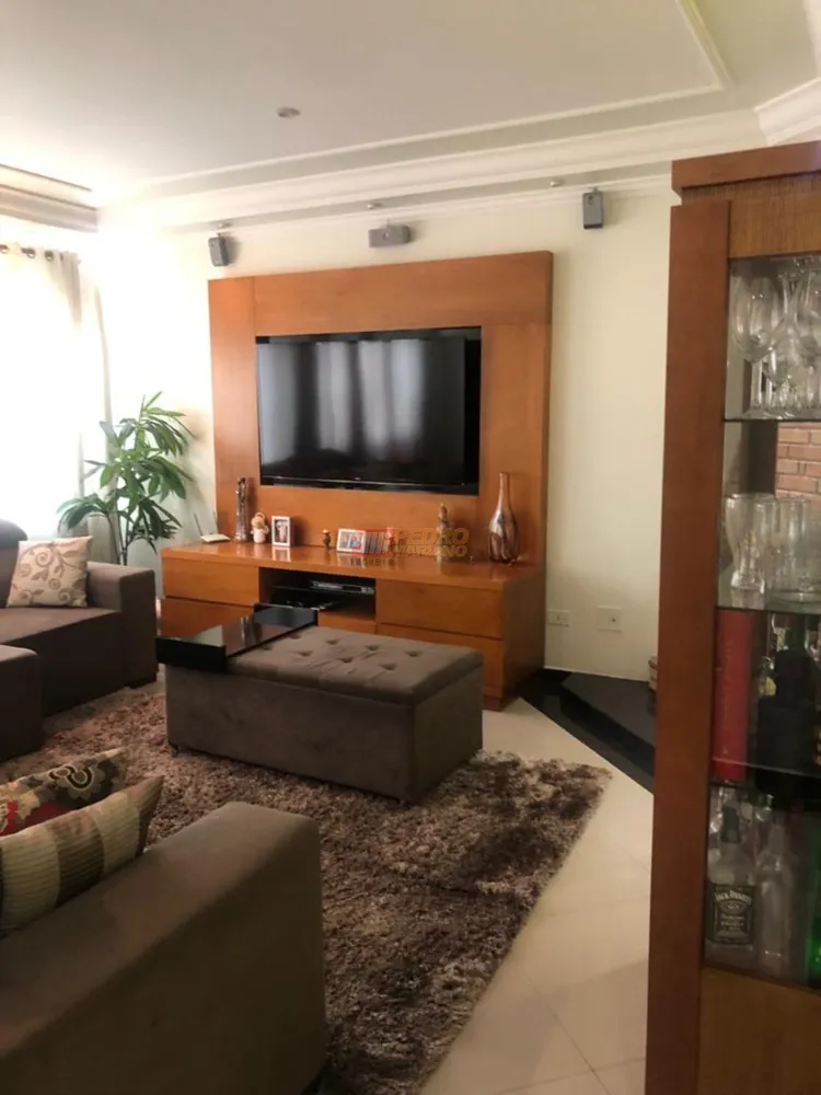 Sobrado, 3 quartos, 243 m² - Foto 1