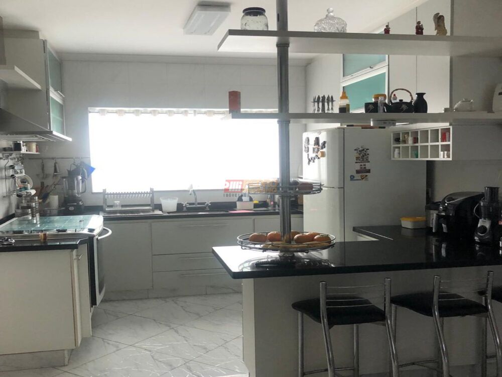 Sobrado à venda com 3 quartos, 243m² - Foto 3