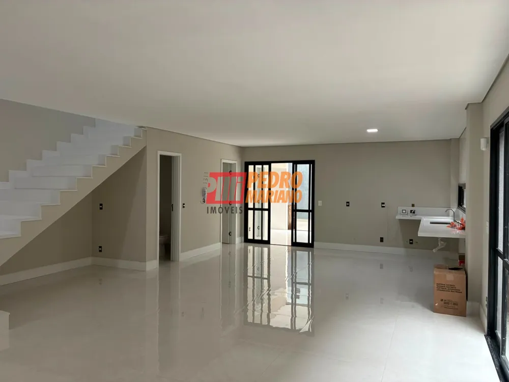 Sobrado, 4 quartos, 255 m² - Foto 1