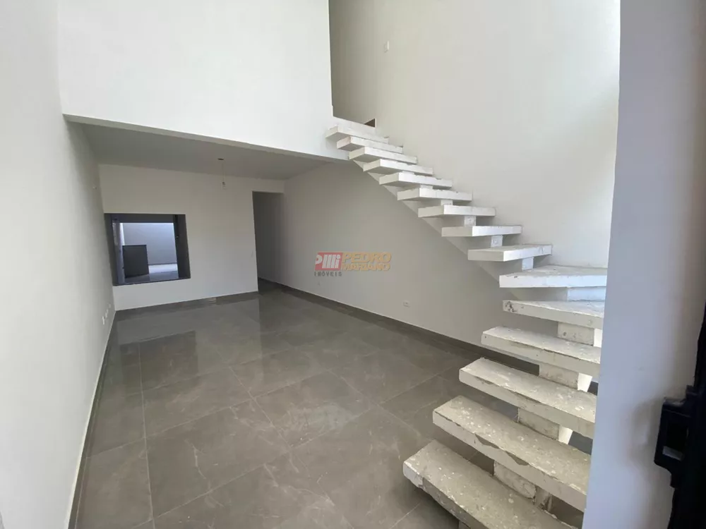 Sobrado à venda com 2 quartos, 118m² - Foto 1