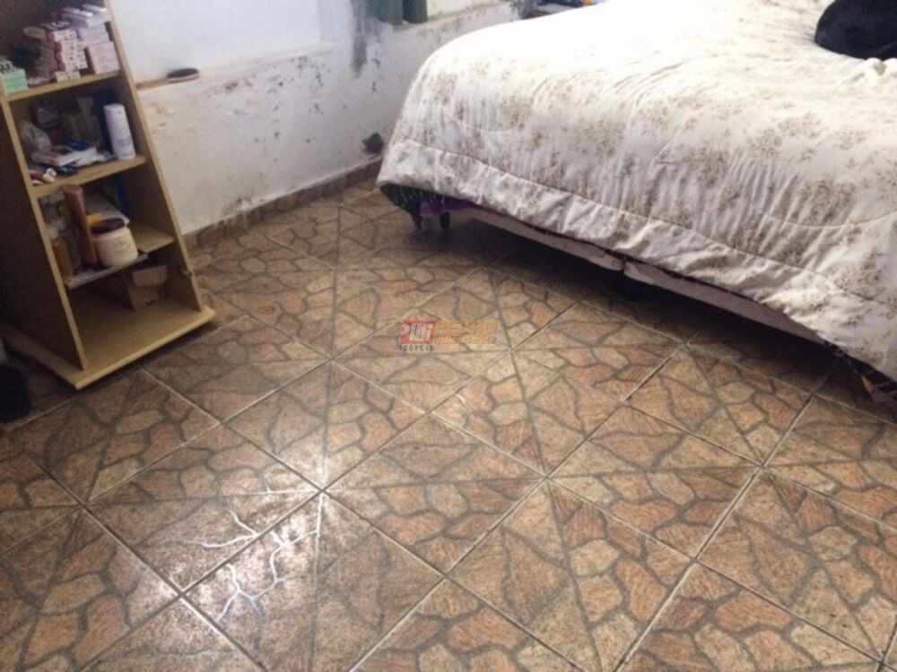 Casa à venda com 2 quartos, 165m² - Foto 1