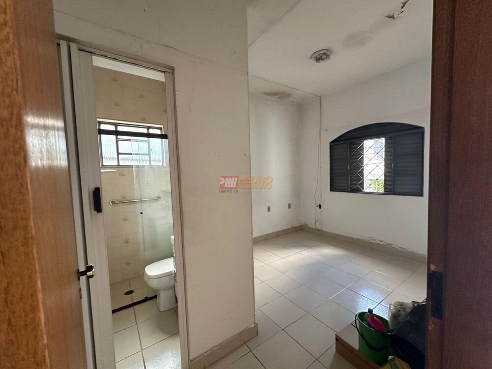 Casa, 5 quartos, 260 m² - Foto 4