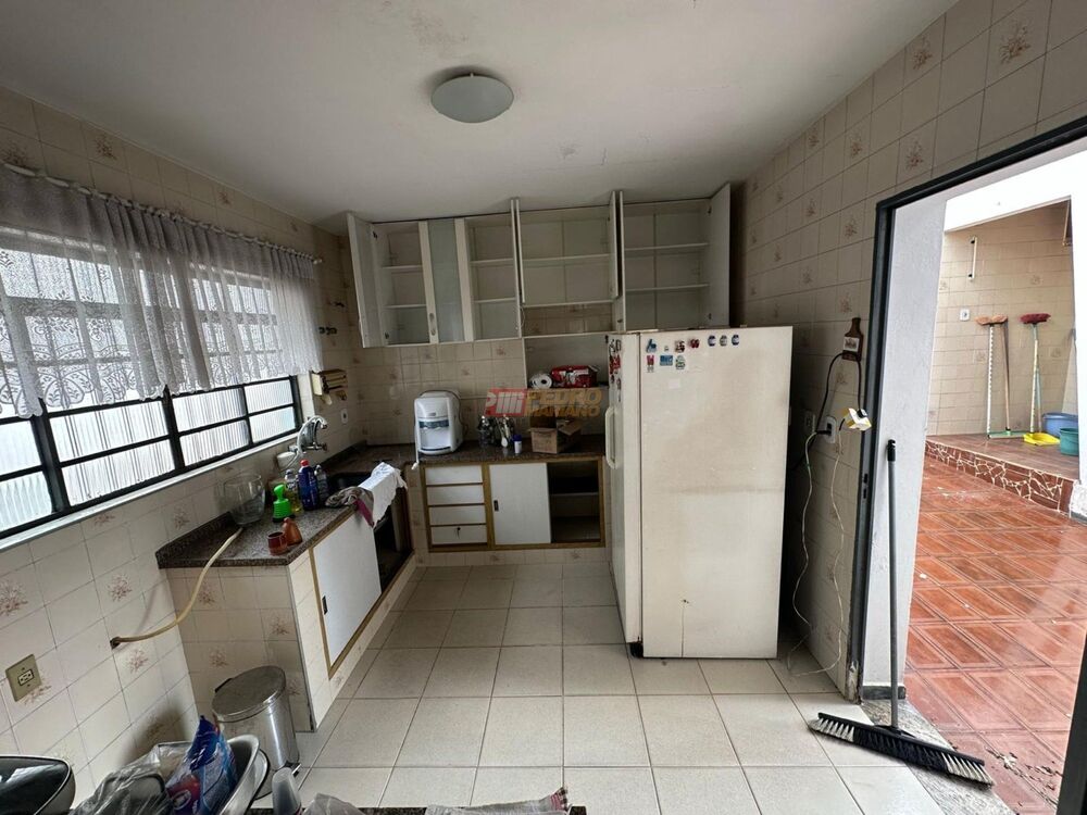 Casa, 5 quartos, 260 m² - Foto 2