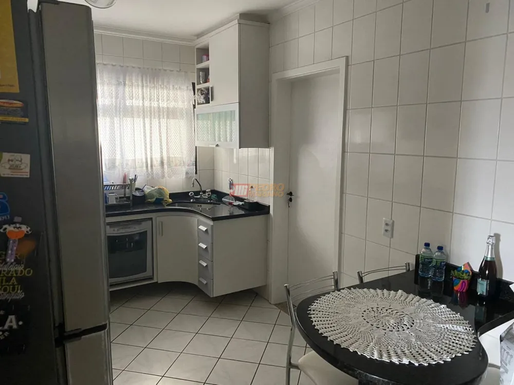 Apartamento, 3 quartos, 133 m² - Foto 2