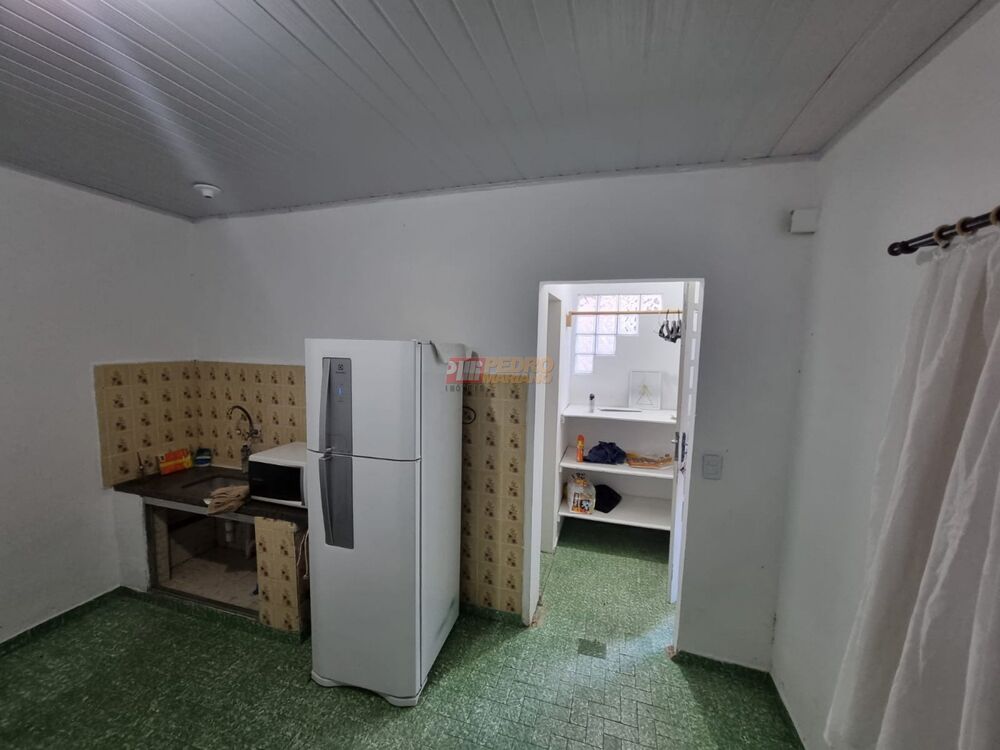 Casa à venda com 2 quartos, 214m² - Foto 2