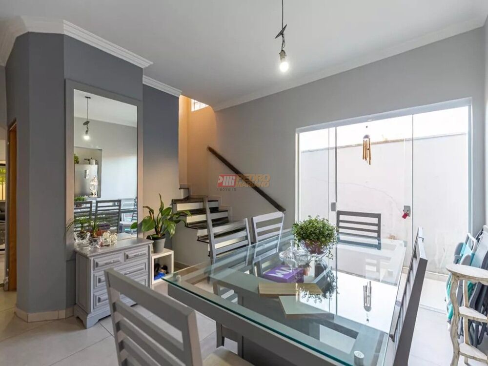 Sobrado, 3 quartos, 198 m² - Foto 2