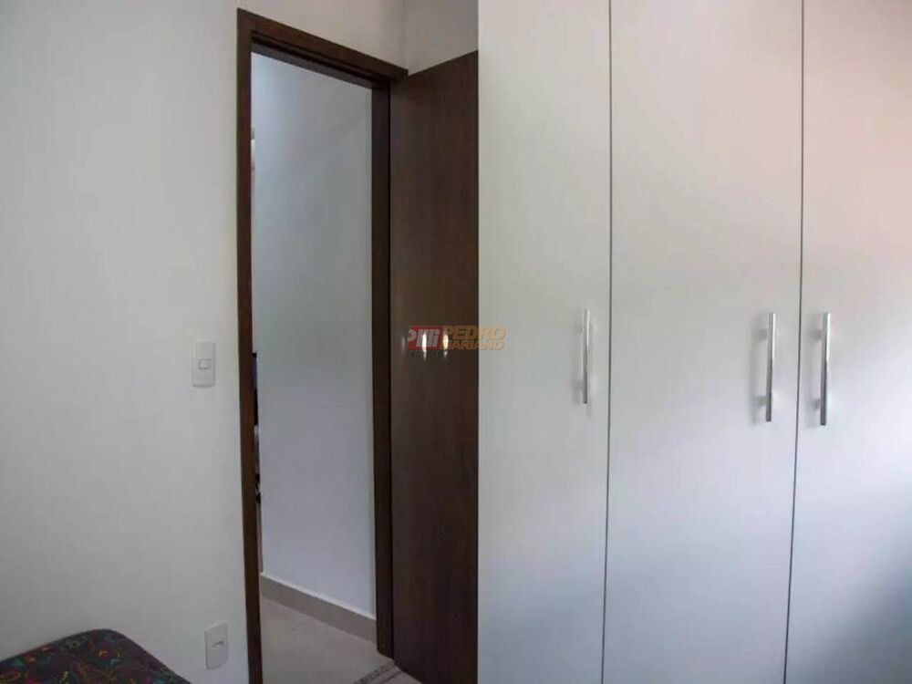 Apartamento para alugar com 2 quartos, 45m² - Foto 2