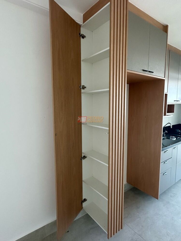 Apartamento à venda com 2 quartos, 67m² - Foto 1