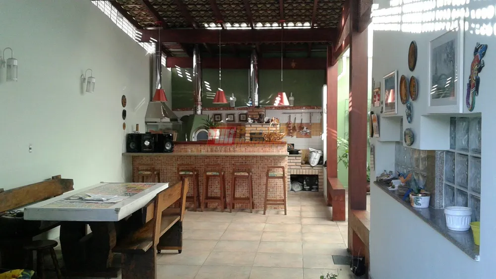 Sobrado, 3 quartos, 310 m² - Foto 1