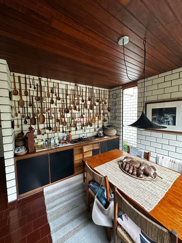 Casa à venda com 3 quartos, 219m² - Foto 4
