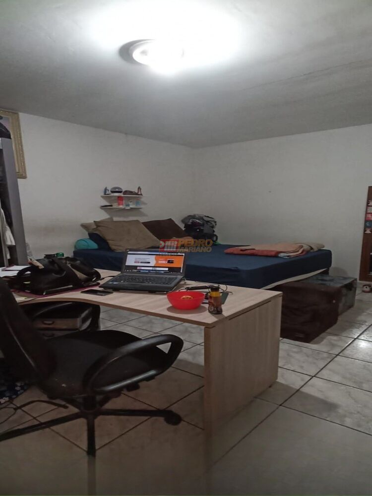 Casa à venda com 2 quartos, 106m² - Foto 1
