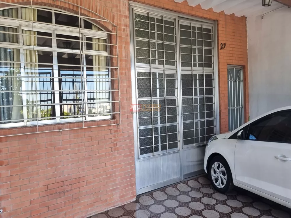 Casa, 3 quartos, 232 m² - Foto 2
