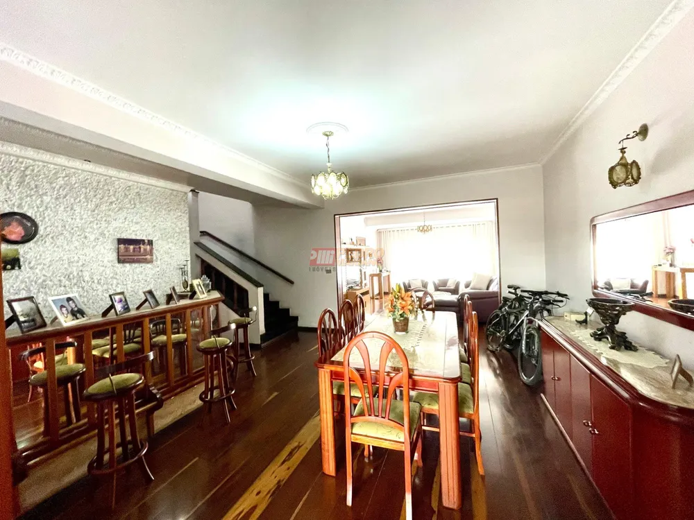 Sobrado, 3 quartos, 259 m² - Foto 1