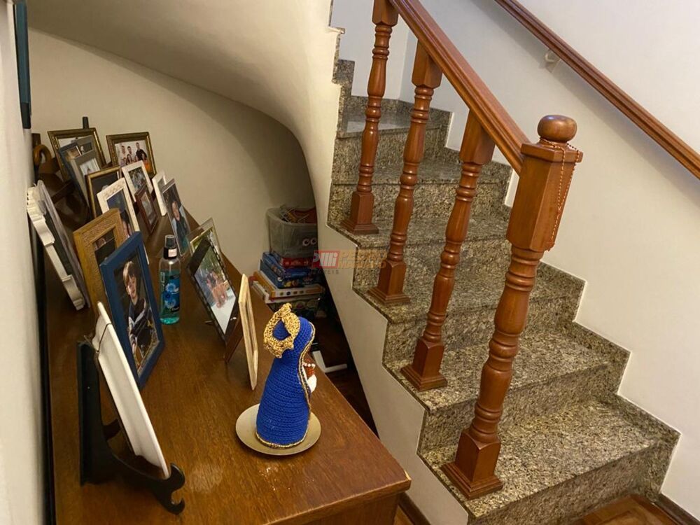 Sobrado à venda com 3 quartos, 240m² - Foto 2