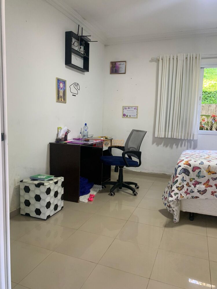 Chácara à venda com 3 quartos, 300m² - Foto 1