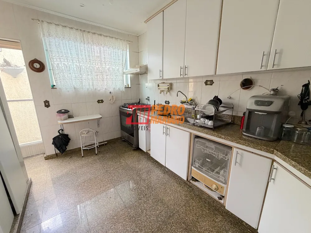 Casa, 3 quartos, 227 m² - Foto 2