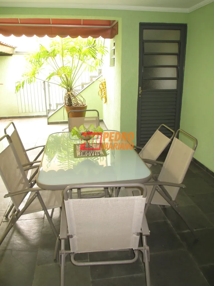 Sobrado, 3 quartos, 221 m² - Foto 1