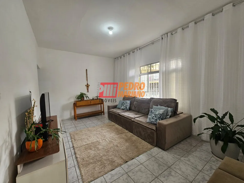 Casa, 4 quartos, 233 m² - Foto 1