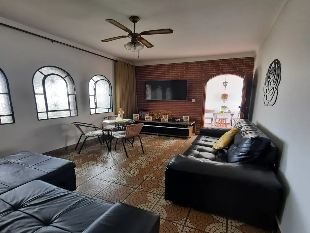 Casa, 3 quartos, 303 m² - Foto 2