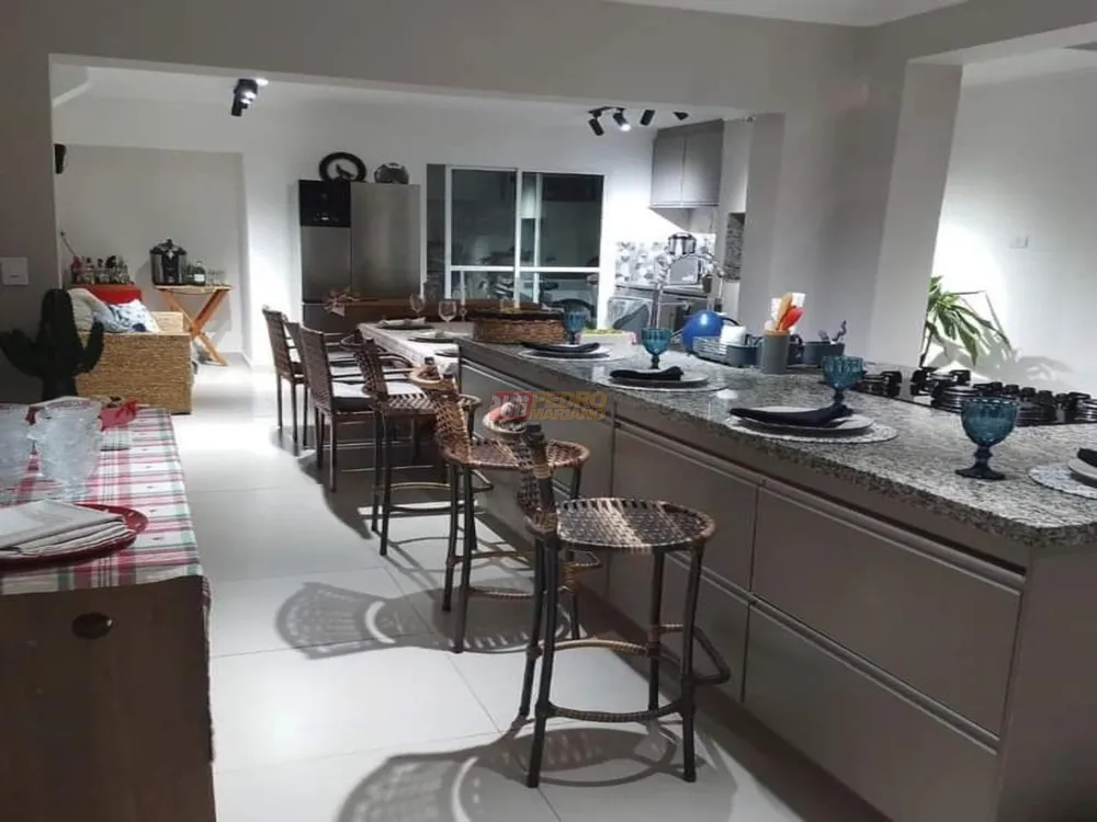 Sobrado, 4 quartos, 175 m² - Foto 2