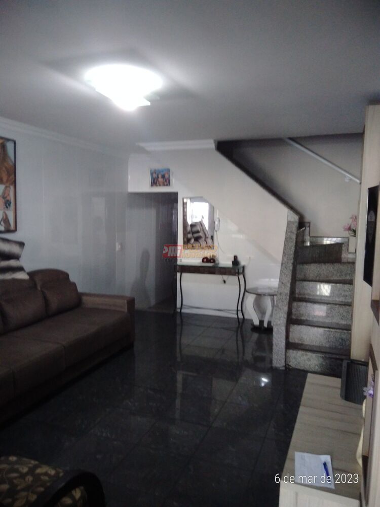 Sobrado à venda com 4 quartos, 162m² - Foto 1