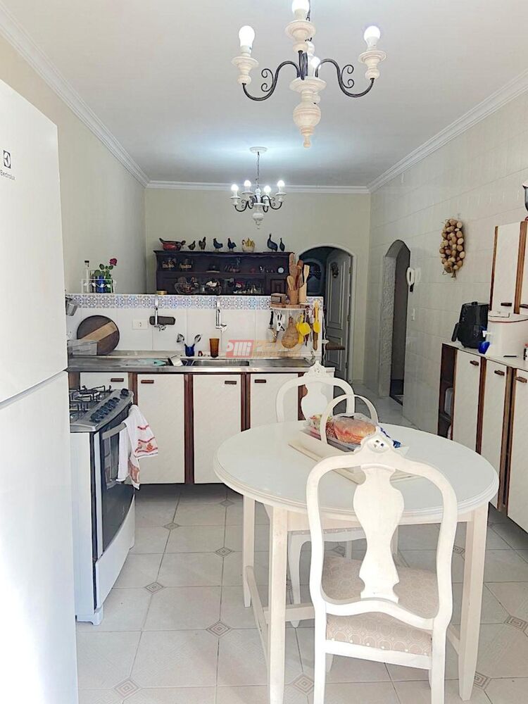Casa à venda com 4 quartos, 267m² - Foto 4