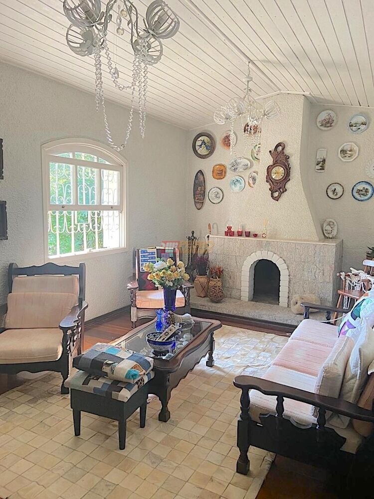 Casa à venda com 4 quartos, 267m² - Foto 2