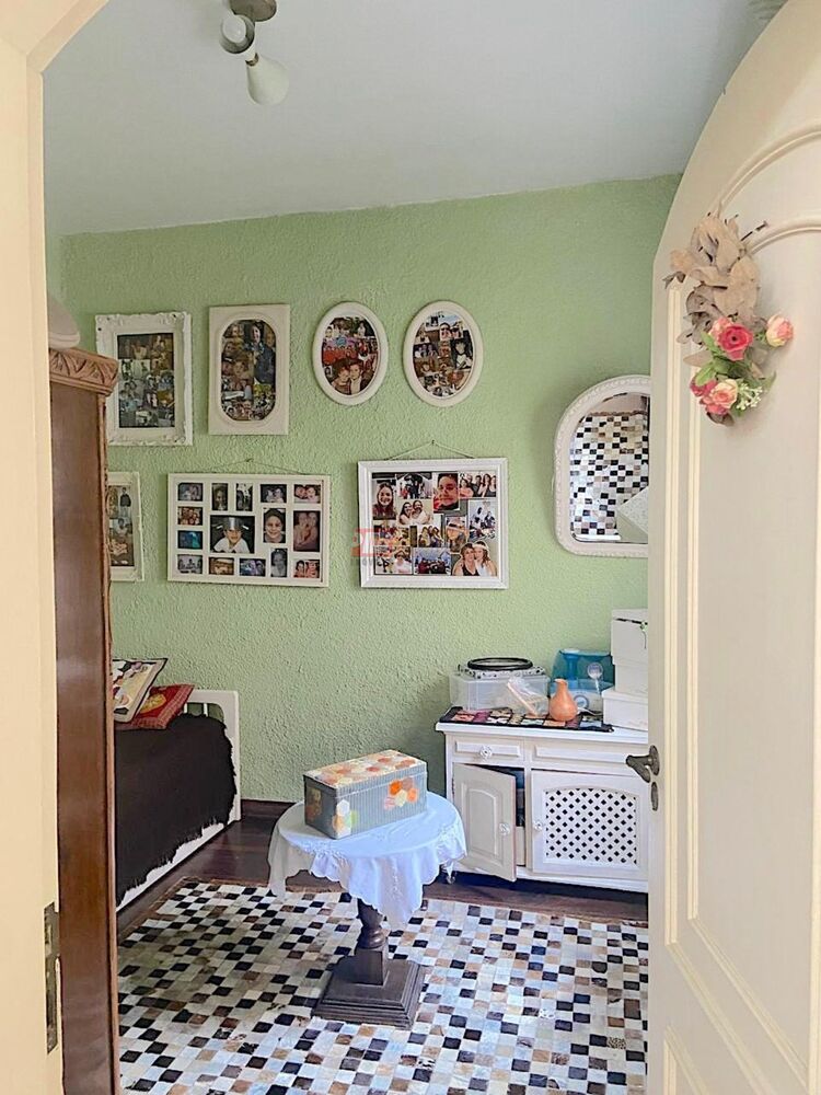Casa à venda com 4 quartos, 267m² - Foto 3