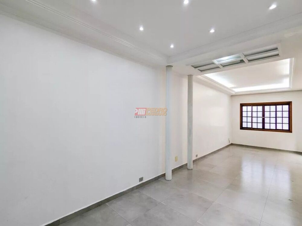 Sobrado à venda com 3 quartos, 350m² - Foto 1